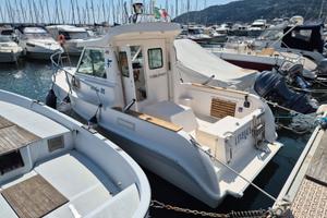 Barca Artaban 595 cabinata