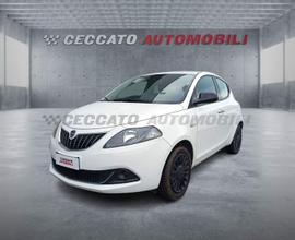 Lancia Ypsilon 1.0 firefly hybrid Silver s&s ...