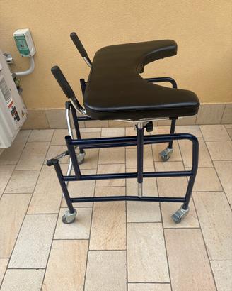 Deambulatore per anziani o disabili