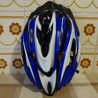 Casco per ciclisti usato una sola volta e perfetto