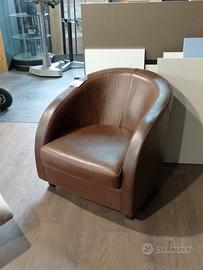 poltrona in vera pelle anticata