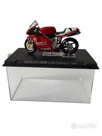 Carl Fogarty Ducati 996 1999 SBK Scala 1:24