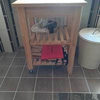 Carrello in legno con rotelle a 3 ripiani