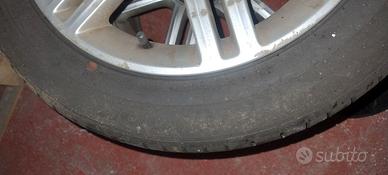 2 Gomme auto + 4 cerchi in lega