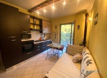 Serra Riccò luminoso con ampio terrazzo