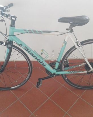 Bici corsa Bianchi Via Nirone 7 cambio Shimano 105