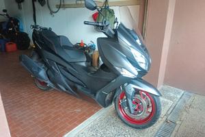 Suzuki Burgman 400.   2019  km. 10300