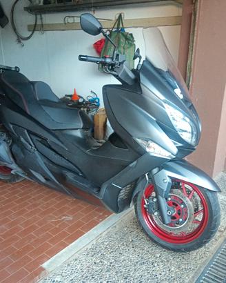 Suzuki Burgman 400.   2019  km. 10300