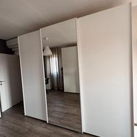 Armadio scorrevole tre ante