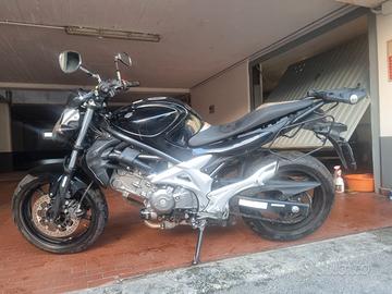 SUZUKI GLADIUS 650 MONO PROPRIETARIO