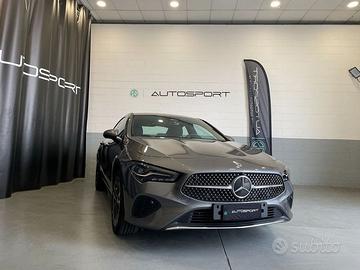 Mercedes-Benz CLA 200 Automatic Progressive A...