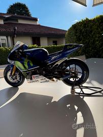 Moto Yamaha Valentino Rossi scala 1:4 De Agostini.