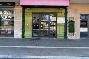 LOCALE COMMERCIALE USO INVESTIMENTO