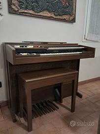 Organo Yamaha vintage funzionante con sgabello