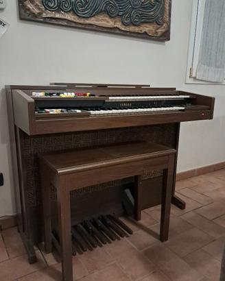 Organo Yamaha vintage funzionante con sgabello
