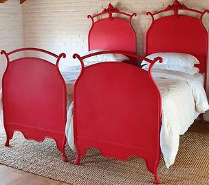 Antico letto in ferro battuto 
