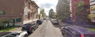 Ampio trilocale a Monza con terrazzo e posto auto