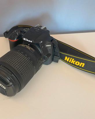 Nikon D5600 + 18-140 mm VR - nuova, touchscreen