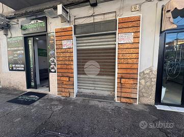 NEGOZIO A NAPOLI