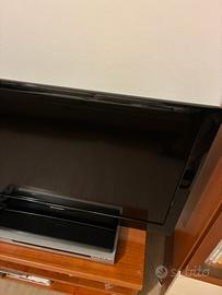 Tv a colori Sharp, 32 pollici HD