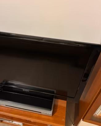 Tv a colori Sharp, 32 pollici HD