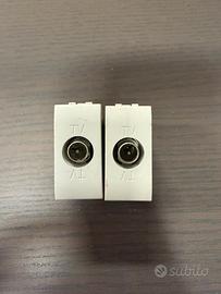 Bticino prese tv passanti Light bianche N4202P