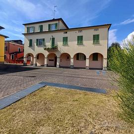 Splendido trilocale con giardino in borgo storico