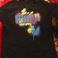 Maglietta Puma nera con stampa colorata