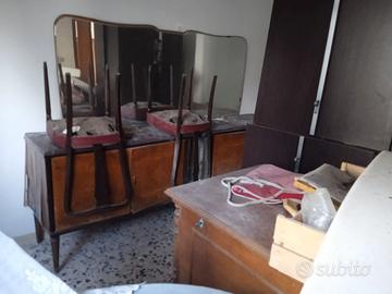 Mobili anni 70 ma abbastanza ben conservati