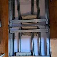 Tavolo pieghevole con 4 sgabelli