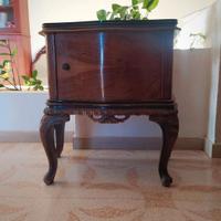 Coppia comodini antichi 