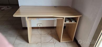 Scrivania in laminato