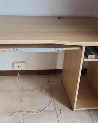 Scrivania in laminato