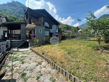 CASA SEMINDIPENDENTE A SPARONE