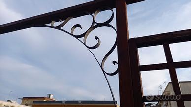 Decoro angolare in ferro battuto Unopiù