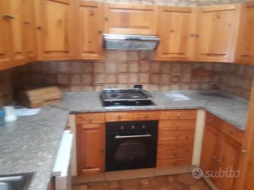 Cucina completa in abete