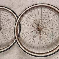 cerchi completi di copertoni bici legnano anni 40