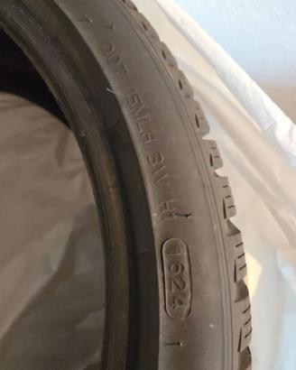 Hankook winter i*cept evo 3 W330 215/40/R18