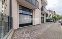 centro-locale-commerciale-con-vetrina-