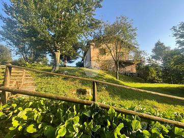 VILLA SINGOLA A FERRARA DI MONTE BALDO