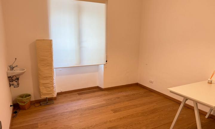 Stanza in studio medico zona Prati fiscali