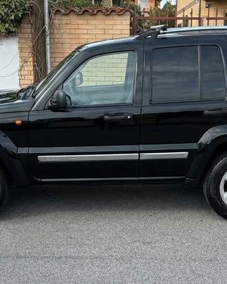 Jeep Cherokee 2.8 CRD Limited Automatica 178000 Km