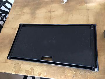 Piano a scomparsa sotto scrivania