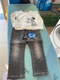 Completo maglietta e jeans