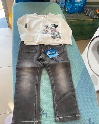 Completo maglietta e jeans