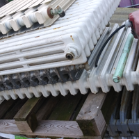 Caloriferi termosifoni a muro vari in ghisa