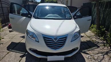 ypsilon gold trinità air  benzina/ metano