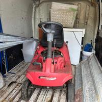 Trattorino rasa erba castel garden