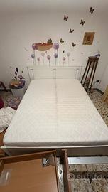 Letto matrimoniale ikea e materasso in memory
