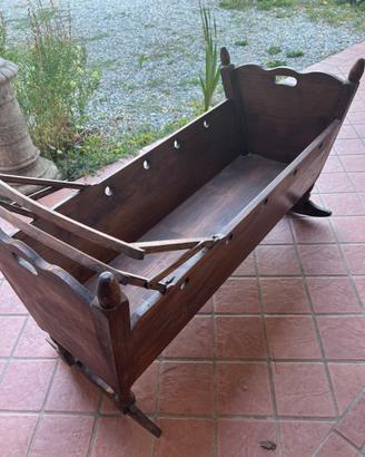Culla antica in legno massello